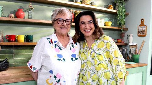 A Bite to Eat with Alice Season 2 Episode 6 - Denise Scott