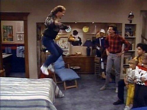 Full House Season 1 Episode 10 - Joey's Place