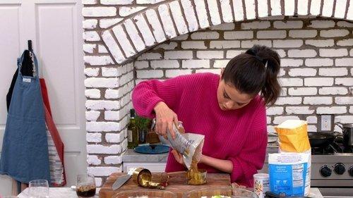 Selena + Chef Season 2 Episode 5 - Selena + Kelis Rogers