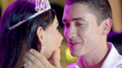Sin senos sí hay paraíso Season 3 Episode 1 - Episode 1