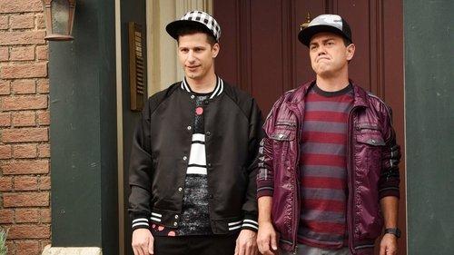 Brooklyn Nine-Nine Season 5 Episode 3 - Kicks