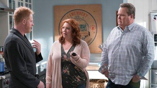 Modern Family Season 10 Episode 11 - A Moving Day