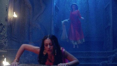Naagin Season 3 Episode 14 - Jamini Traps Bela