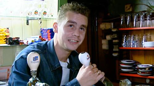 De Pfaffs Season 1 Episode 11 - Erelid van de snorrenclub