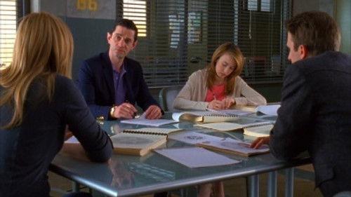 In Plain Sight Season 2 Episode 14 - Once a Ponzi Time