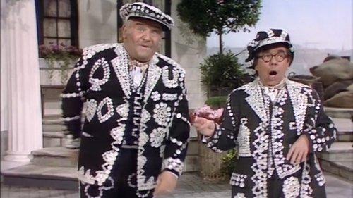 The Two Ronnies Season 9 Episode 4 - Episode 4 : The Two Ronnies Christmas Special 1981