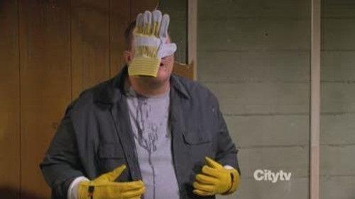 Mike & Molly Season 3 Episode 13 - Carl Gets a Roommate