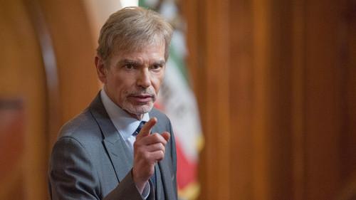 Goliath Season 1 Episode 8 - Citizens United