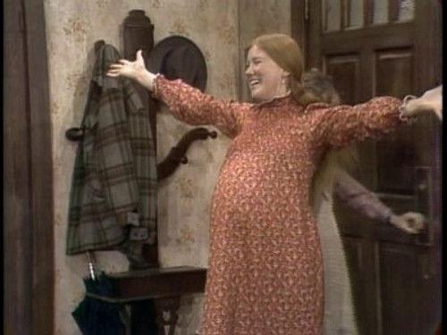 All in the Family Season 1 Episode 6 - Gloria's Pregnancy (aka Gloria Has a Belly Full)