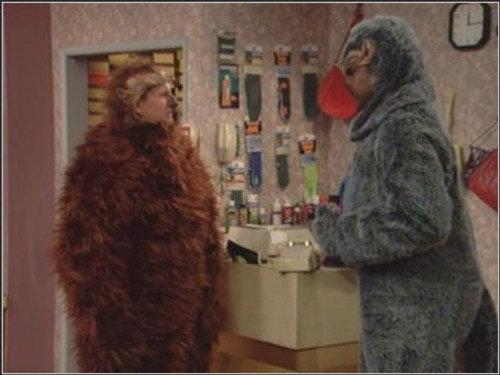 Married... with Children Season 9 Episode 20 - Something Larry This Way Comes