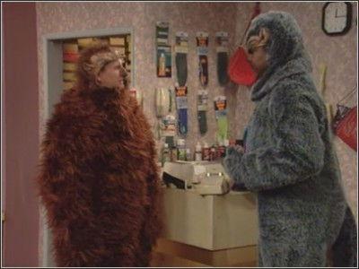 Married... with Children Season 9 Episode 20 - Something Larry This Way Comes