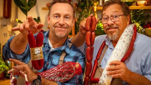 Background image for En pølse skal servers med føl'se