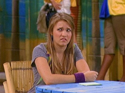 Hannah Montana Season 3 Episode 11 - Knock Knock Knockin' on Jackson's Head