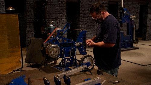 Forged in Fire Season 9 Episode 6 - Double Trouble Blades