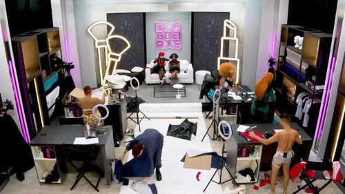 Corrida das Blogueiras Season 4 Episode 4 - Night of Hot Glue: Farofa da Gkay