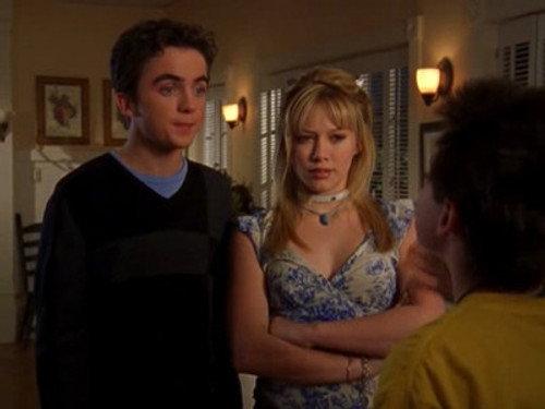 Lizzie McGuire Season 2 Episode 15 - Lizzie in the Middle