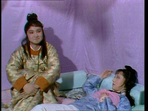 Dream in Red Mansions Season 1 Episode 9 - A Sweet Girl Shows Deep Feeling One Quiet Day