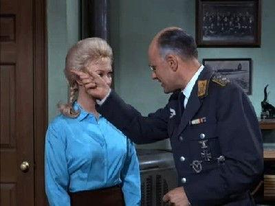 Hogan's Heroes Season 1 Episode 25 - Psychic Kommandant