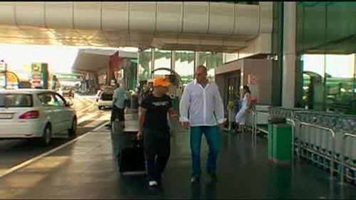 Pizza Season 4 Episode 4 - Holiday Pizza (1)