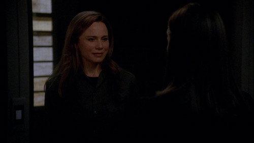 Alias Season 2 Episode 15 - A Free Agent