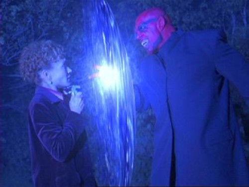 Charmed Season 3 Episode 20 - Exit Strategy