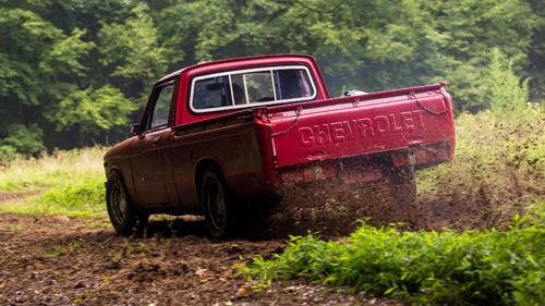 Roadkill Season 8 Episode 11 - Road Trip Survival: The LUV Is All You Need!