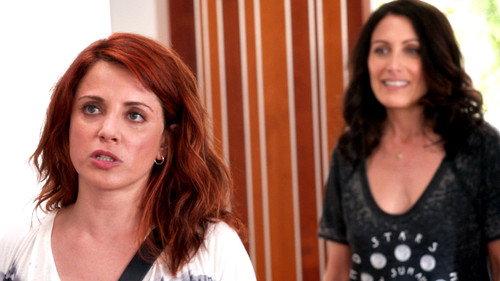 Girlfriends' Guide to Divorce Season 1 Episode 8 - Rule #17: Ask the Answer Lady