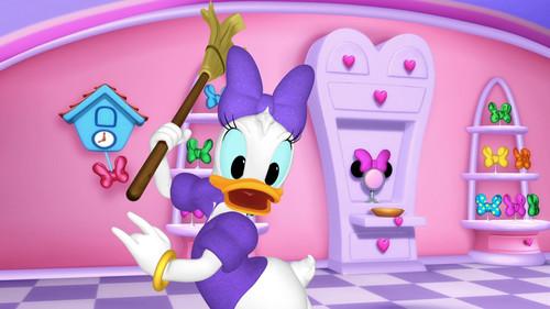 Minnie's Bow-Toons Season 2 Episode 4 - Feelin Crabby