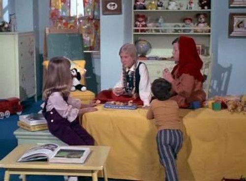 Bewitched Season 8 Episode 10 - Hansel and Gretel in Samanthaland