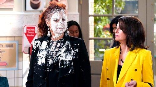 Will & Grace Season 1 Episode 14 - The Beefcake & The Cake Beef
