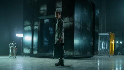 Dark Matter Season 1 Episode 3 - The Box