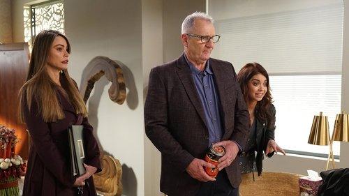 Modern Family Season 9 Episode 19 - CHiPs and Salsa