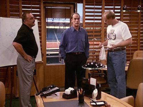 Coach Season 9 Episode 19 - Upsized