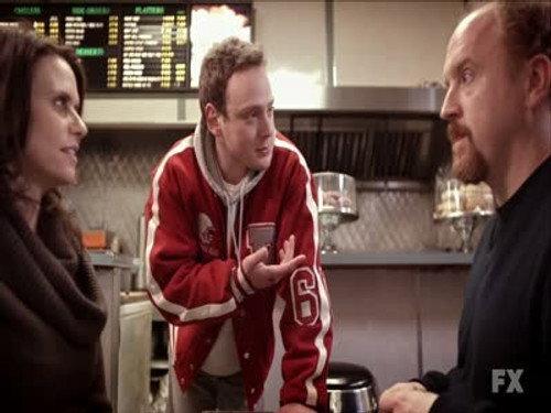 Louie Season 1 Episode 9 - Bully