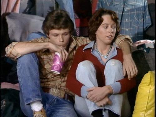 One Day at a Time Season 2 Episode 2 - The Runaways (2)