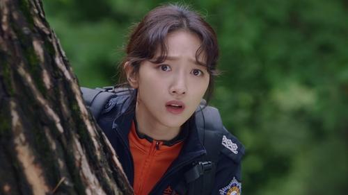Moon in the Day Season 1 Episode 3 - Young-hwa Saves Jun-o
