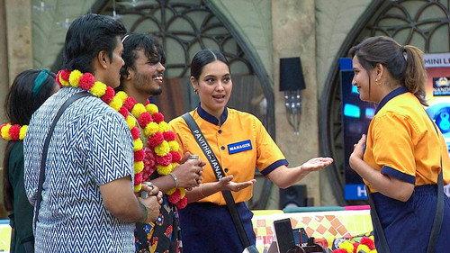 Bigg Boss Season 8 Episode 17 - Day 16: First Guests of BB Hotel