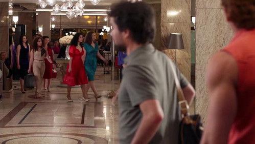 Black-and-White World Season 3 Episode 6 - Beautiful women pass through the city