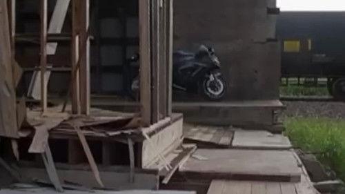 Neighborhood Wars Season 4 Episode 10 - The Almost Naked Gun