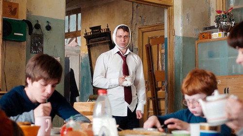 House Arrest Season 1 Episode 4 - National Hero