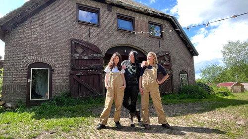 Boerderij van Dorst Season 3 Episode 3 - Geraldine Kemper and Hanna van Vliet