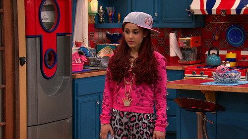 Sam & Cat Season 1 Episode 16 - #PeezyB