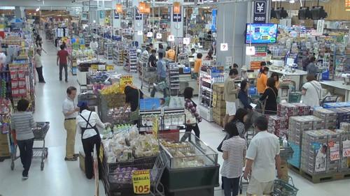 Document 72 Hours Season 5 Episode 17 - The 24-Hour Supermarket: Just Another Day
