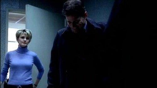 Cold Case Season 1 Episode 12 - Glued