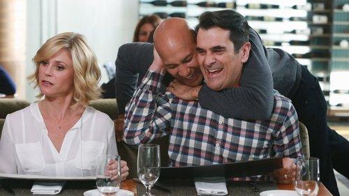 Modern Family Season 7 Episode 10 - Playdates