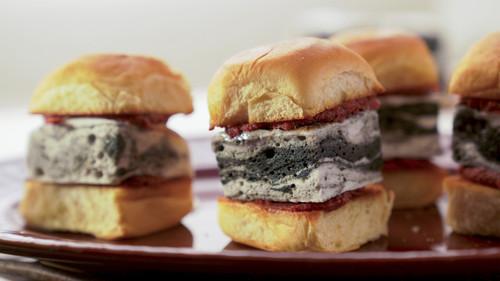 Girl Meets Farm Season 15 Episode 8 - Cousins' Costume Bonfire