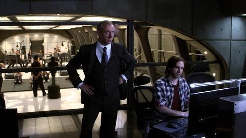 Nikita Season 1 Episode 22 - Pandora (2)