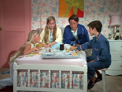 The Brady Bunch Season 1 Episode 13 - Is There a Doctor in the House?