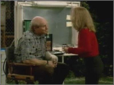 Married... with Children Season 10 Episode 10 - Dud Bowl II