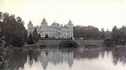 Alain Decaux raconte Season 4 Episode 1 - Episode 1